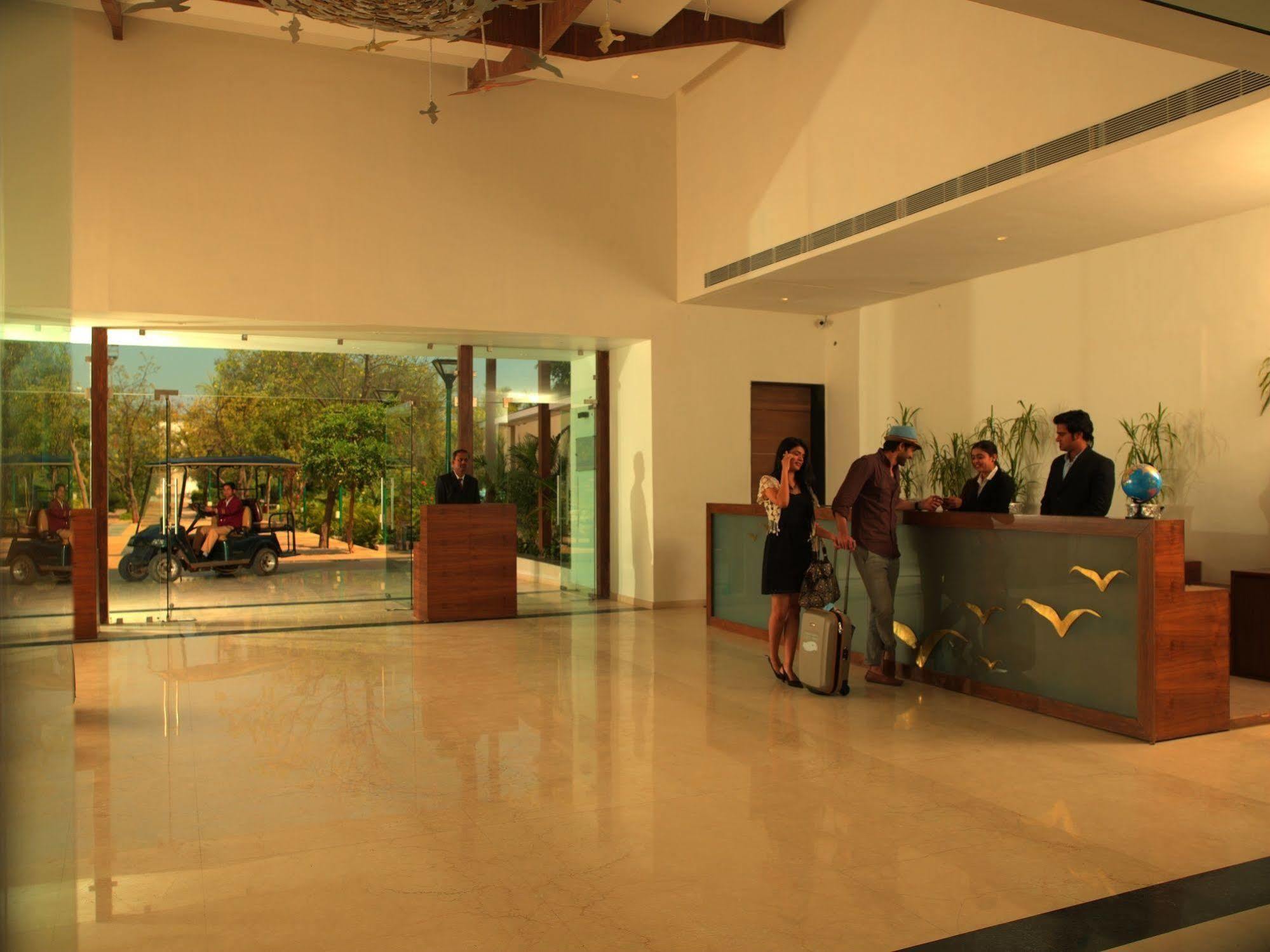 Palm Green Club Resort Jetalpur Exterior photo